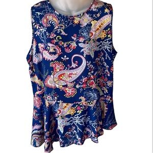 The limited  1X floral Sleevless NWT shirt
XL colorful warm weather vibe